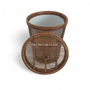 Panier à linge en rotin naturel avec texture tissée artisanale pour la chambre à coucher, la salle de bain et le salon - Product Image 3