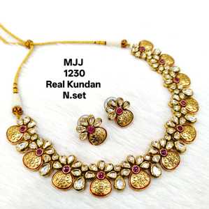 Ensembles de colliers Kundan de mariée luxueux pour boutiques ethniques Designs sur mesure et qualité supérieure à des prix imbattables - Product Image 5