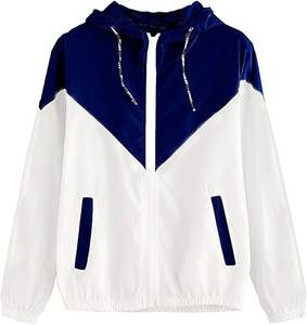 Chaqueta de Béisbol Premium Personalizada, Chaqueta Cortavientos Delgada con Parches Estilizados, Chaqueta de Motociclista Urbana con Mangas de Cuero Largas - Product Image 1