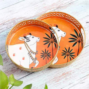 Ensemble de plateaux de service pichhwai art décoratif plateau de service rond en métal - Product Image 2