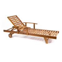 Chaise longue pliante en teck durable, design moderne, structure en bois massif, coussin en polyester, pour plage et jardin.
