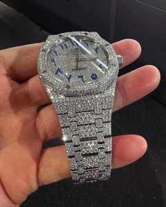 Montre en acier inoxydable avec mouvement à quartz, diamants en moissanite, cadran en verre, bracelet en or jaune, clarté VVS, élève le luxe et la mode - Product Image 3