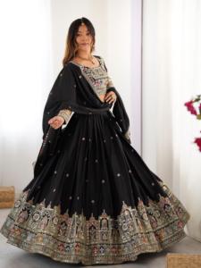 Lehenga Choli de Seda Crepé Natural para Mujer con Bordado de Hilo Dori, Lentejuelas y Borde de Encaje, Dupatta Semi-Confeccionada - Product Image 4