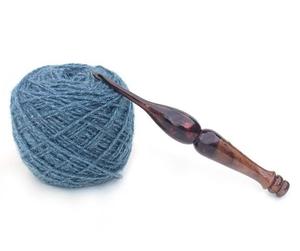 Ensemble de 7 crochets ergonomiques en bois de rose et résine époxy faits à la main Aiguille à tricoter Taille personnalisée Poignée 3mm à 16mm - Product Image 4