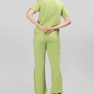 Conjunto de dos piezas con estampado personalizado para mujer, Top corto y pantalones cortos de tela de algodón, precio barato al por mayor de fabricante OEM 2025 - Product Image 6