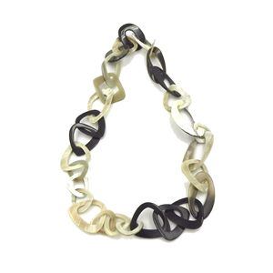 Collar Circular de Cuerno de Búfalo, Belleza de la Naturaleza con Nuestro Impresionante Collar Circular de Cuerno de Búfalo - Product Image 3