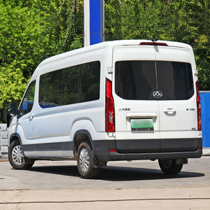 SUV V12 essence ultra-luxe d'occasion 2024, 7 places, sièges foncés, siège copilote électrique, transmission automatique - Product Image 3