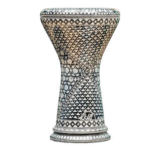 Gawharet El Fan, Tambor Doumbek de Aluminio Hecho a Mano con Diseño Geométrico de Diamantes para Mosaico Triangular - Product Image 1