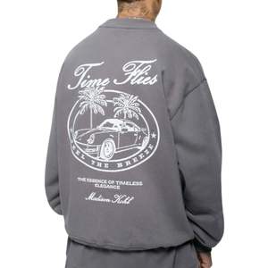 เสื้อสเวตเตอร์คอกลมขนาดใหญ่ลาย Time flies ผ้าคอตตอนผ้าฟลีซสวมใส่สบายสบายสไตล์สตรีทเสื้อมีโครงทนทานทันสมัย - Product Image 4