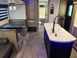 Usado, Forest River ALPHA WOLF 33BH-L, 2021 - Product Image 3