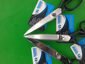 Tijeras de Sastre de Acero Inoxidable con Hoja Dentada para Costura y Modistería, Tijeras de Bordado de 8 Pulgadas, Calidad Superior para Manualidades - Product Image 3