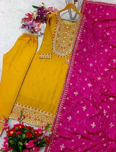 Lourd Designer Chinon Soie Tissu Séquence Brodé Designer Top Avec Pantalon et Dupatta Perlé Séquence Motifs Travail De Mariage - Product Image 2