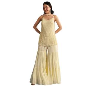 Neutral Georgette Kurta Sharara Set con Dupatta para recepción festiva de fiesta de boda y celebraciones culturales tradicionales - Product Image 1