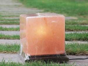 Lámpara de sal del Himalaya en forma de cubo tallado operada por USB, Feng Shui Natural, decoración del hogar, artesanía hecha en Pakistán Anwar - Product Image 6