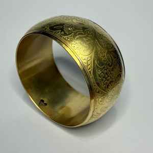 กำไลข้อมือทองเหลืองดิบขนาด 69 มม. ดีไซน์แบบฝังลายช่องกว้าง ทำด้วยมือ สไตล์โมเดิร์น งานฝีมือ MS รุ่น MS-wc-001 - Product Image 2