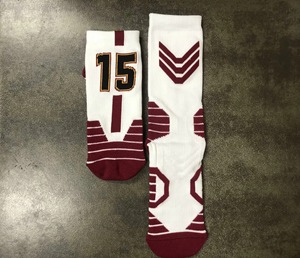 ถุงเท้าบาสเก็ตบอลคุณภาพพรีเมียมสำหรับทีมกีฬา พร้อมพิมพ์ลายดิจิทัล โลโก้สั่งทำได้ ราคาขายส่ง สำหรับการฝึกซ้อมบาสเก็ตบอล - Product Image 4