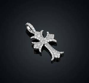 Pendentif en diamant MOISSANITE Chrome Heart Cross avec finition plaquée or blanc 14 carats, style hip hop - Product Image 2