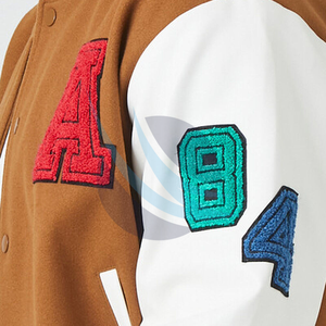 แจ็คเก็ตวาร์ซิตี้ผู้ชายไซส์ใหญ่แบบกำหนดเอง แจ็คเก็ตเลตเตอร์แมนสำหรับผู้ชาย สำหรับฤดูหนาว เป็นมิตรกับสิ่งแวดล้อม ระบายอากาศได้ดี พร้อมปักลายทีมกีฬา - Product Image 5