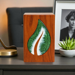 Urna de cremación de madera hecha a mano con diseño de gota de lágrima verde y blanca, caja conmemorativa única con incrustaciones de resina para cenizas - Product Image 1