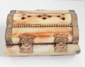 Old Look <b>Vintage</b> Carved Camel Bone and Brass Trinket <b>Box</b> - Product Image 4