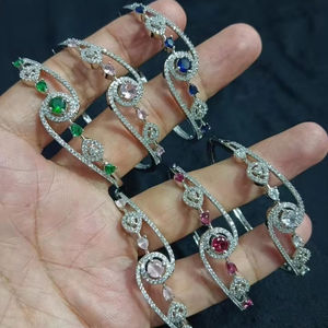 AMERICAN DIAMOND CUBIC ZIRCON ESTILO CLÁSICO Y PULSERAS DE DIAMANTES ARTIFICADOS Y CHAPADO EN PLATA PARA MUJER REGALO DE JOYERÍA DE BODA - Product Image 1