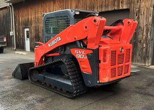 รถตักล้อยาง Kubota SVL75-3 คุณภาพดีเยี่ยม ขนาดกะทัดรัด พร้อมเครื่องยนต์ดีเซล 24 แรงม้า และชิ้นส่วนหลัก-ปั๊ม - Product Image 4