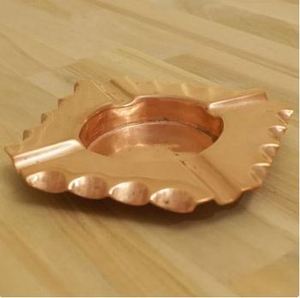 ที่เขี่ยบุหรี่ทองเหลืองทองแดงที่ออกแบบในโลหะพรีเมี่ยมที่มีรูปทรงสี่เหลี่ยมทันสมัยเหมาะสำหรับบ้านร้านอาหารสำนักงานและบาร์ - Product Image 3