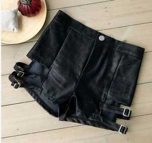 Tenue streetwear Y2K pour femmes, short en cuir PU avec taille mi-haute, fermeture éclair, décoration boutonnée, festival, rave, vêtements tendance - Product Image 6