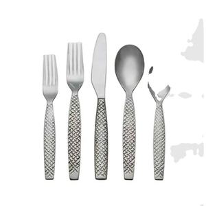 Juego de cubiertos rústicos de acero inoxidable en diseño hecho a mano con acabado Gris perfecto para cocina, comedor y artículos de hotel - Product Image 1