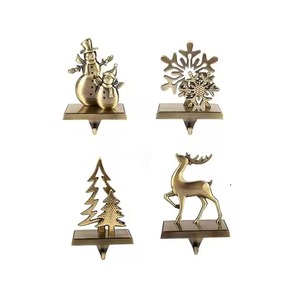 Support de bas décoratif en métal pour la décoration de Noël Crochet de vacances élégant pour suspendre les bas de Noël - Product Image 1