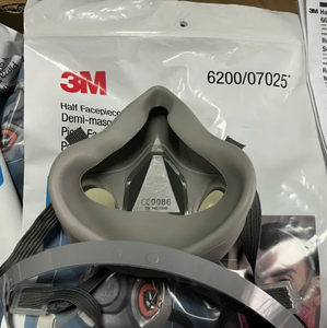 3M 6200 Reusable Half-<b>Face</b> Respirator Mask Bayonet Connection TPE Material Lightweight Comfortable Twin Filters Gases Vapors - Product Image 3