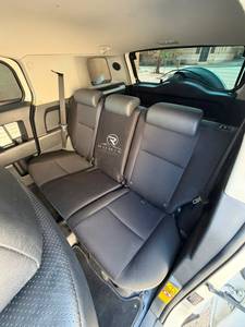 Toyota FJ Cruiser VXR 2012 Usado, SUV Usado, Volante a la Izquierda, Automático, R17, Tracción en las Cuatro Ruedas, Portaequipajes de Aluminio, Asientos de Tela Oscura |   Listo para Exportar - Product Image 4