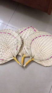 Ventilador de mano de hoja de palma Natural 100%, ventilador de mano de bambú, sostenibilidad de la naturaleza, decoración de muchos colores - Product Image 5