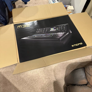 Mezcladora Digital de Audio Profesional Mid-as M32 LIVE de 40 Canales para Grabación en Estudio y Sonido en Vivo - Product Image 1