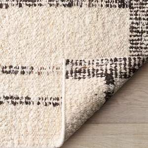 Tasted Quality Hand Woven Wool <b>Rug</b> Modern Plush Pile <b>Thick</b> Custom Design Washable at Low Price - Product Image 3