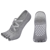 Chaussettes de yoga antidérapantes à cinq doigts pour femmes OEM avec sangles croisées, respirantes, séchage rapide, pour la vie quotidienne et le sport (ballet, barre, pilates)
