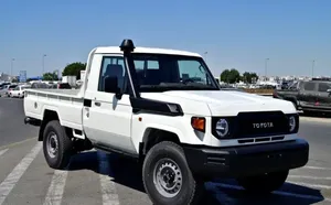 Meilleure Offre LandCruisers LC79 Simple Cabine 2.8L Diesel 4x4 Manuelle Modèle 2025 Parfait État Propre Excellent État Prête à l'Exportation - Product Image 3