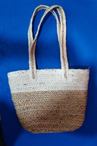 Fabriqué à la main blanc et marron 15*11 en jute sac fourre-tout élégant. - Product Image 2