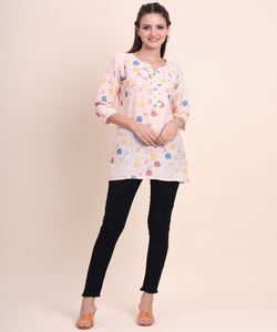 Ropa de fiesta de tendencia y diseñador blusa bordada Damas Indias mujeres cosidas confeccionadas precio bajo venta al por mayor Surat - Product Image 3