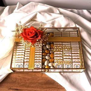 Impresionante joyero de metal hecho a mano con grabados florales artísticos y perfecto para la decoración vintage del hogar - Product Image 2