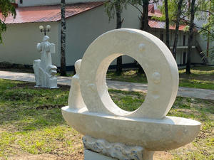 Pièce de marbre en grès élégant pour décoration intérieure Article décoratif artisanal - Product Image 3