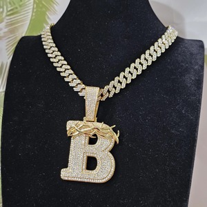 Collar con Colgante de Letra Personalizada en Plata 925 Chapada en Oro con Diamante Moissanite VVS Tipo Baguette, la Mejor Oferta a Bajo Precio para Hombre - Product Image 5