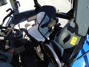 Tracteur agricole Holland PowerStar 120 neuf et d'occasion, 4x4, haute performance, transmission par engrenages, en stock, prêt à être expédié - Product Image 4