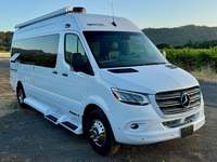 Fourgon aménagé Sprinter, camping-car, caravane |   Camping-car tout-terrain 4x4 |   Fourgonnette de camping Expedition LWB de 170 pouces |   Camping-car tout-terrain 4x4 avec panneaux solaires