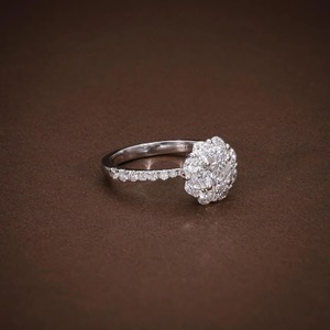 Anillo de Compromiso con Diamantes Cultivados en Laboratorio de 1.89 CTW, Corte Redondo, Anillo de Compromiso con Diamantes Certificados F VVS1 VVS2, Anillo Solitario - Product Image 3