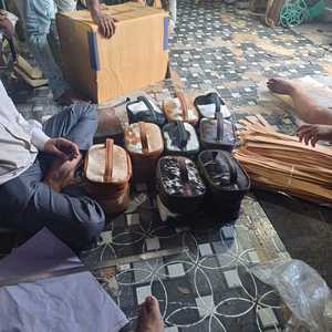 Bolso Bandolera de Cuero Vacuno Occidental Ecológico con Cremallera y Diseño Personalizado, Bolso de Mano Moderno para Uso Diario y Cosméticos - Product Image 2