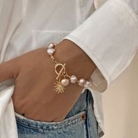 Bracelet artisanal intemporel baroque en pierres précieuses et perles d'eau douce, chaîne en acier inoxydable, bijou tendance avec pendentif en pierre naturelle