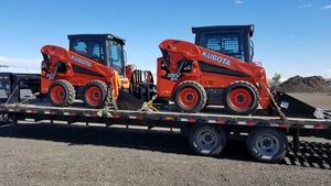Nouvelle chargeuse sur pneus Kubota SSV65 2023 avec benne avant robuste, moteur diesel puissant de 64 CV et boîte de vitesses de 47,7 kW, garantie d'un an - Product Image 5