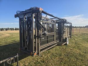 Equipo Hidráulico para Ganadería, Canal de Manejo para Ganado - Product Image 2