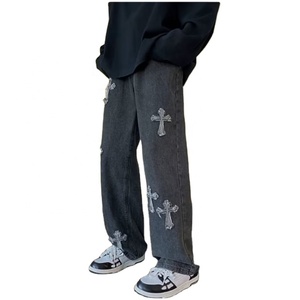 Pantalones vaqueros cruzados deshilachados de media calle con revestimiento personalizado para hombre, pantalones vaqueros desgastados retro de estilo hip hop informales al por mayor con logotipo en la cintura - Product Image 1